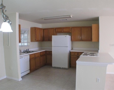 5205 Sw 97th Drive - Photo Thumbnail 2