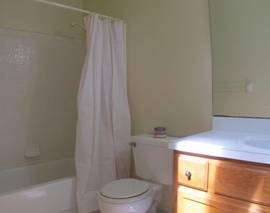 5205 Sw 97th Drive - Photo Thumbnail 8