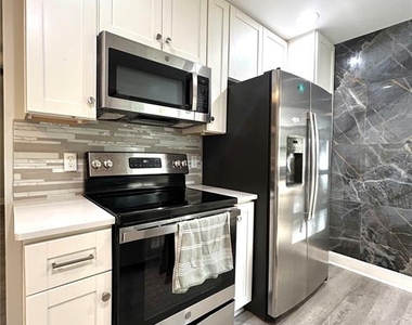 3919 Sw 21st Street - Photo Thumbnail 6