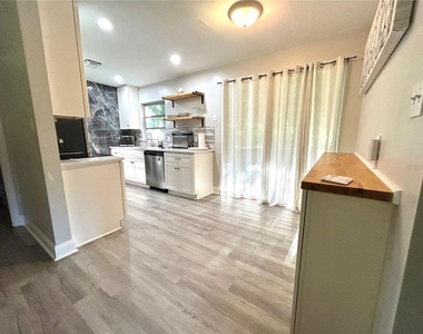 3919 Sw 21st Street - Photo Thumbnail 4