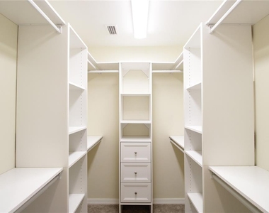 10907 Sw 24th Avenue - Photo Thumbnail 5