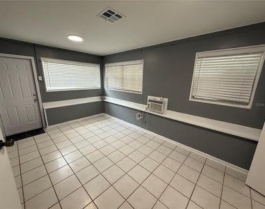 313 Nw 34th Drive - Photo Thumbnail 13