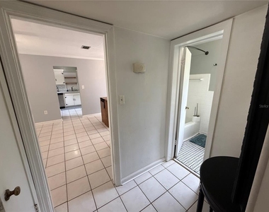 313 Nw 34th Drive - Photo Thumbnail 9