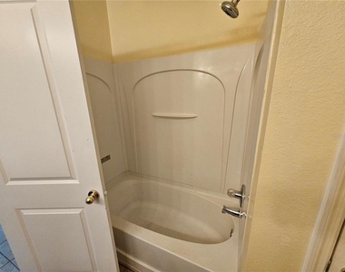 5013 Ballark Street - Photo Thumbnail 11