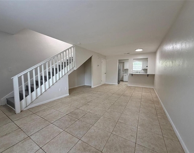 6030 Sw 12th Place - Photo Thumbnail 1