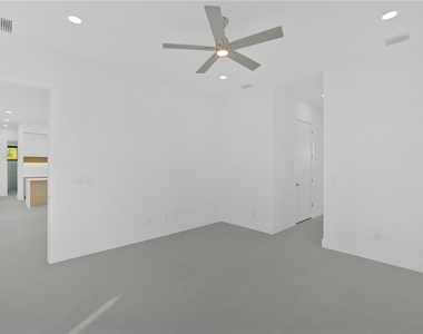 10065 Memphis Street - Photo Thumbnail 18