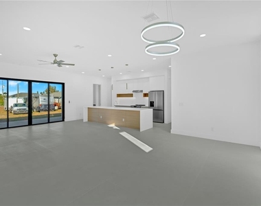 10065 Memphis Street - Photo Thumbnail 12