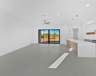 10065 Memphis Street - Photo Thumbnail 11