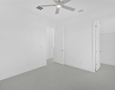 10065 Memphis Street - Photo Thumbnail 26