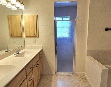 7105 N Blue Sage - Photo Thumbnail 31