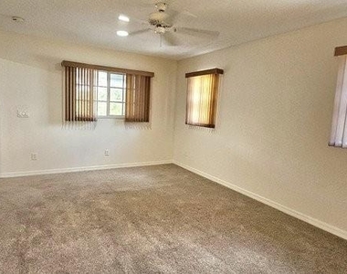 7105 N Blue Sage - Photo Thumbnail 12