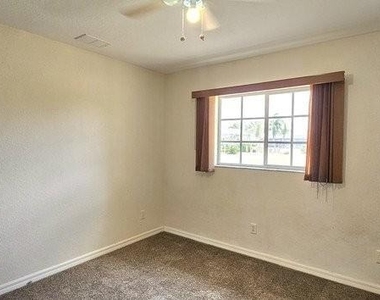 7105 N Blue Sage - Photo Thumbnail 13