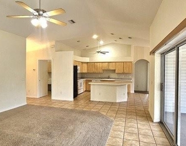 7105 N Blue Sage - Photo Thumbnail 10