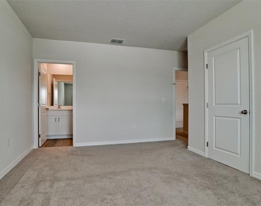 2746 Pearly Banks Drive - Photo Thumbnail 6