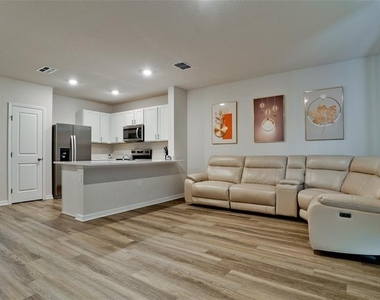 2746 Pearly Banks Drive - Photo Thumbnail 3