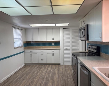 3276 Brunswick Lane - Photo Thumbnail 12
