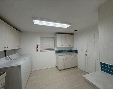 3276 Brunswick Lane - Photo Thumbnail 14