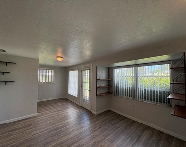 3276 Brunswick Lane - Photo Thumbnail 3