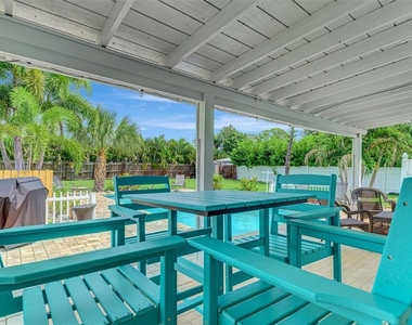 1731 Redwood Street - Photo Thumbnail 35