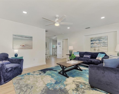 1731 Redwood Street - Photo Thumbnail 6