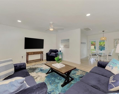 1731 Redwood Street - Photo Thumbnail 8