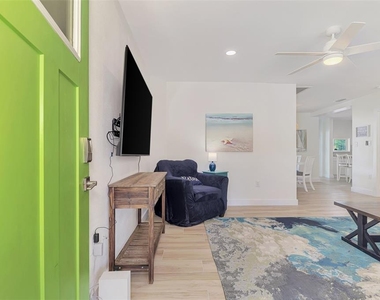 1731 Redwood Street - Photo Thumbnail 4