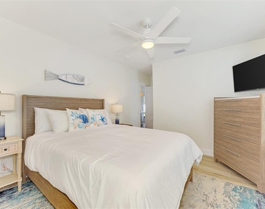 1731 Redwood Street - Photo Thumbnail 26