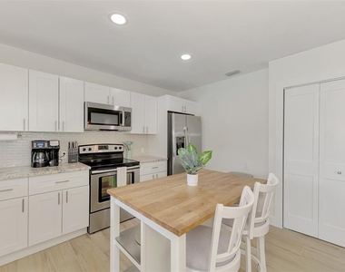 1731 Redwood Street - Photo Thumbnail 15