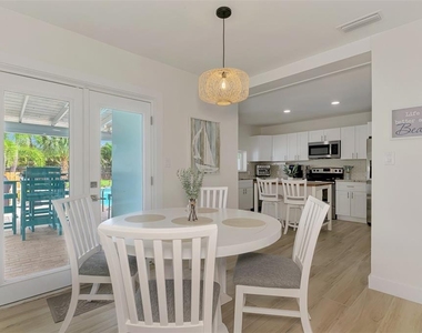 1731 Redwood Street - Photo Thumbnail 10
