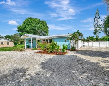 1731 Redwood Street - Photo Thumbnail 1