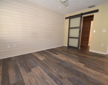 1687 Brookhouse Circle - Photo Thumbnail 8