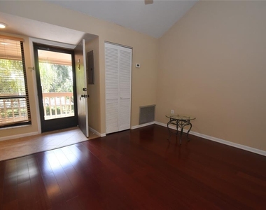 1687 Brookhouse Circle - Photo Thumbnail 2