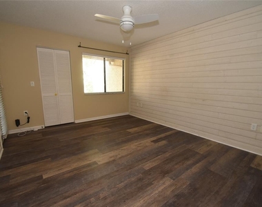 1687 Brookhouse Circle - Photo Thumbnail 7