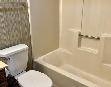 628 Oak Street - Photo Thumbnail 13