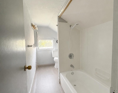 624 Hemlock Street - Photo Thumbnail 7