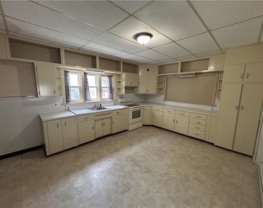 547 E 4th Street - Photo Thumbnail 1