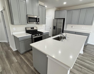 7569 Clayton Avenue - Photo Thumbnail 5