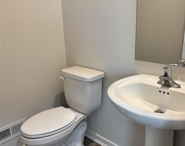 7569 Clayton Avenue - Photo Thumbnail 8