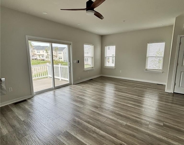 7569 Clayton Avenue - Photo Thumbnail 2