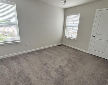 7569 Clayton Avenue - Photo Thumbnail 14