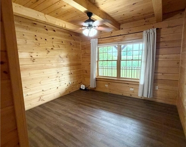 1748 Pen Argyl Road - Photo Thumbnail 14