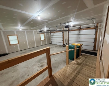 1748 Pen Argyl Road - Photo Thumbnail 28