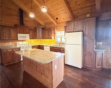 1748 Pen Argyl Road - Photo Thumbnail 6