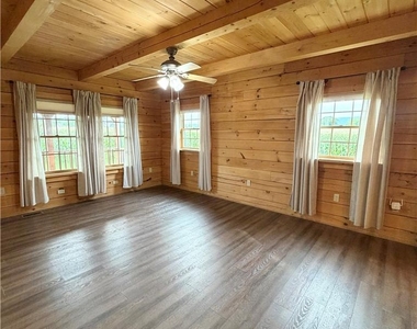 1748 Pen Argyl Road - Photo Thumbnail 16
