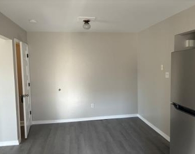 313 S West Street - Photo Thumbnail 14