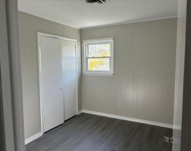 313 S West Street - Photo Thumbnail 20