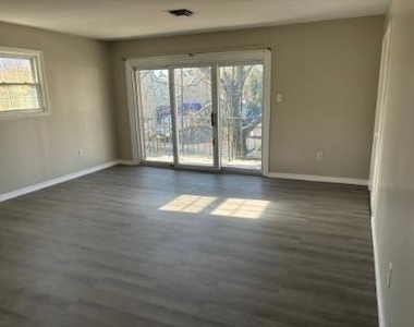 313 S West Street - Photo Thumbnail 13