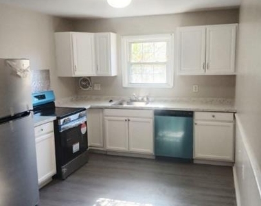 313 S West Street - Photo Thumbnail 12