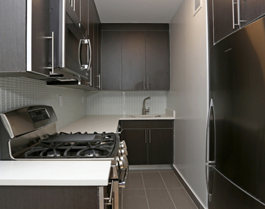 West 53rd Street - Photo Thumbnail 2