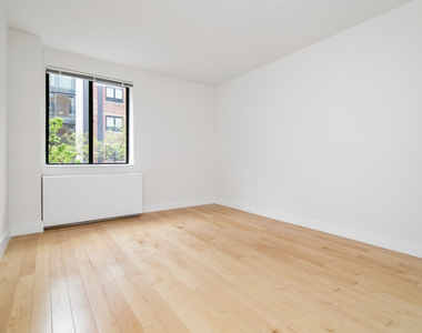 West 53rd Street - Photo Thumbnail 1